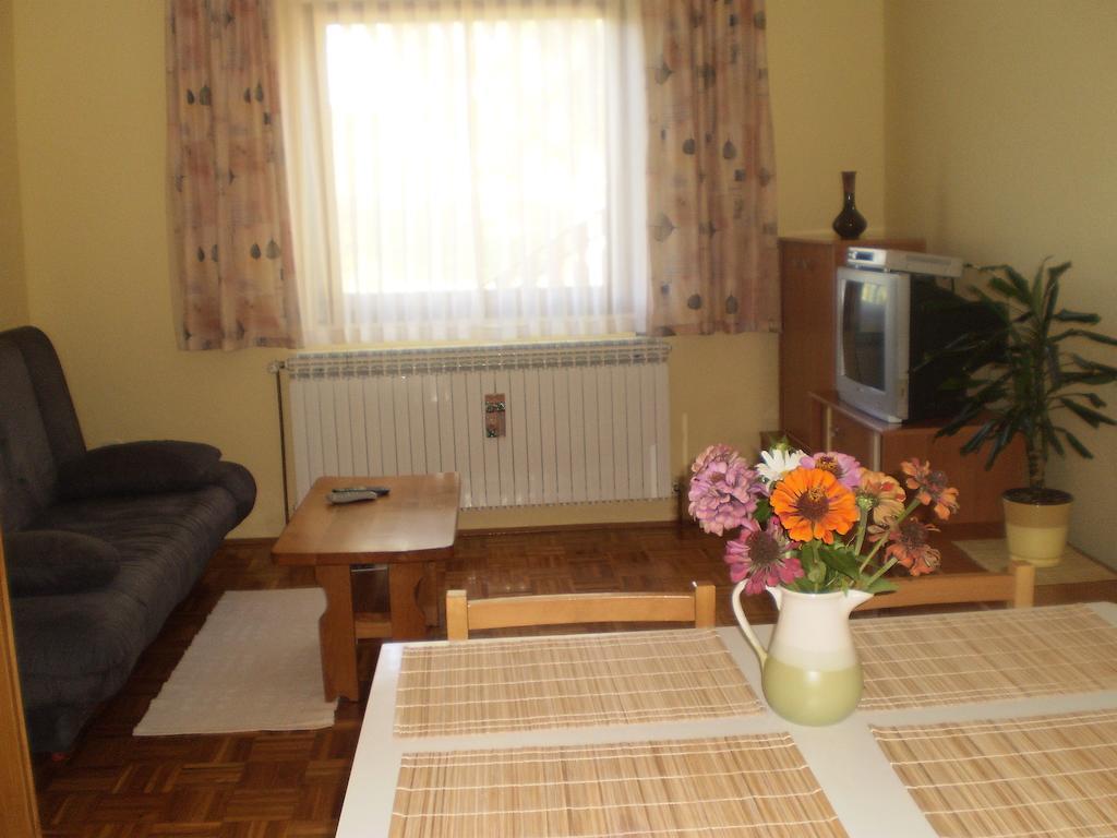 Holiday Home Bozicevic Rakovica Ruang foto